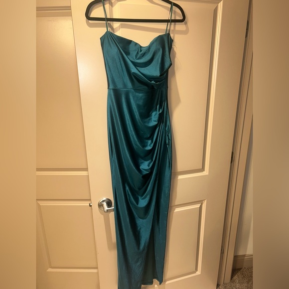 Strapless dress - worn once for costume - Picture 3 of 3